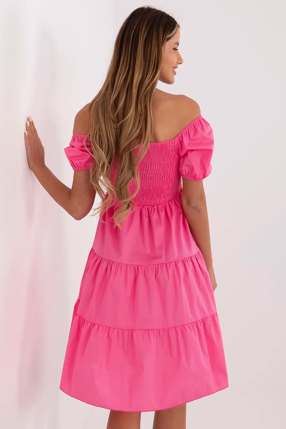 Robe Valloria | Zachoo