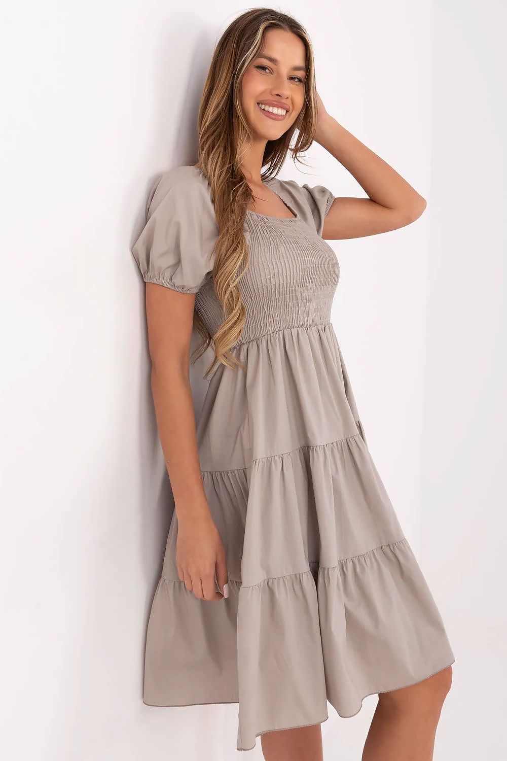 Robe Valloria | Zachoo