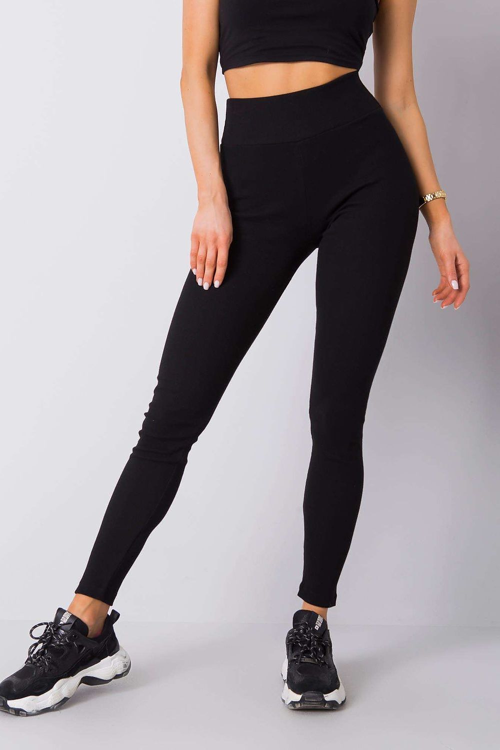 Leggings taille haute en tissu côtelé, confortables et élégants, adaptés à toutes les occasions.