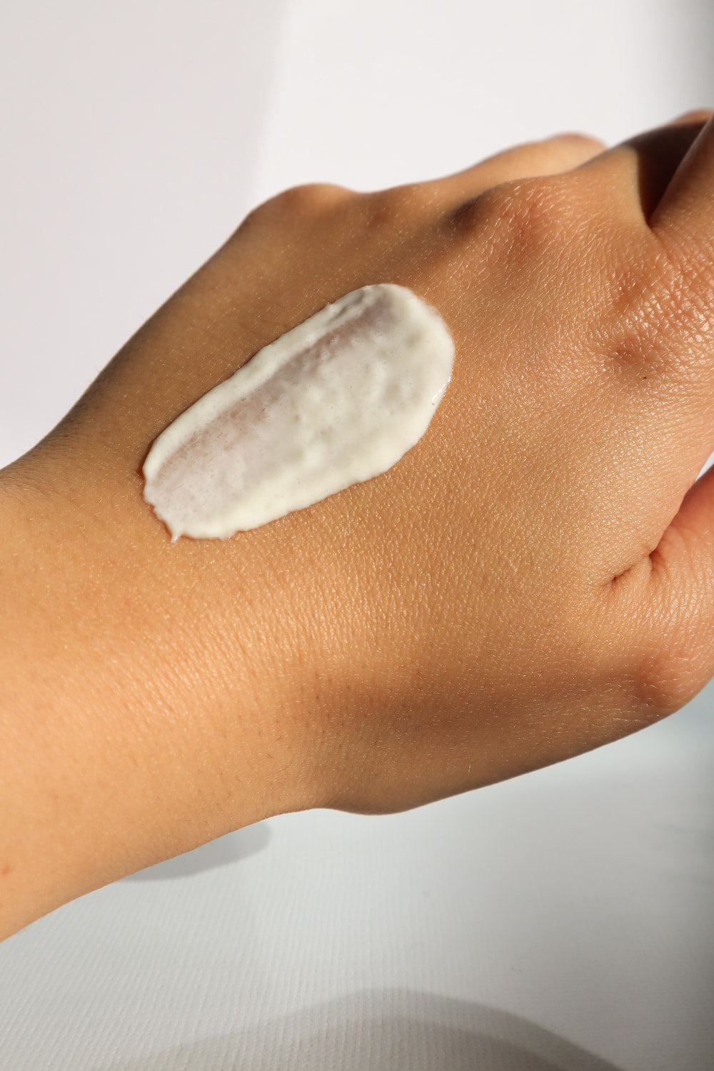 Comment enlever des taches brunes sur le visage quand on a la peau sensible ?