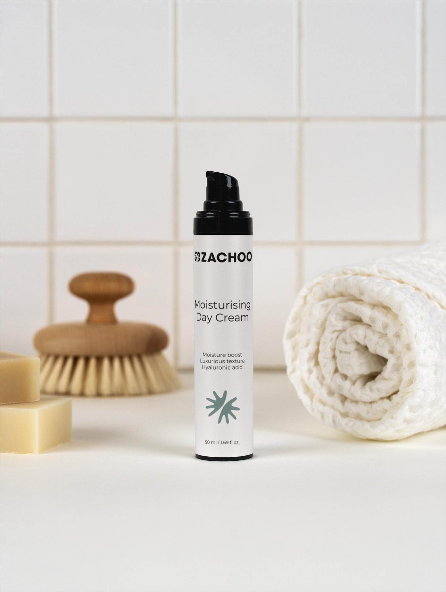 Crème de Jour Hydratante Éclat - Acide Hyaluronique & Antioxydants - Peaux Douces & Repulpées - Bio - 50ml | Zachoo