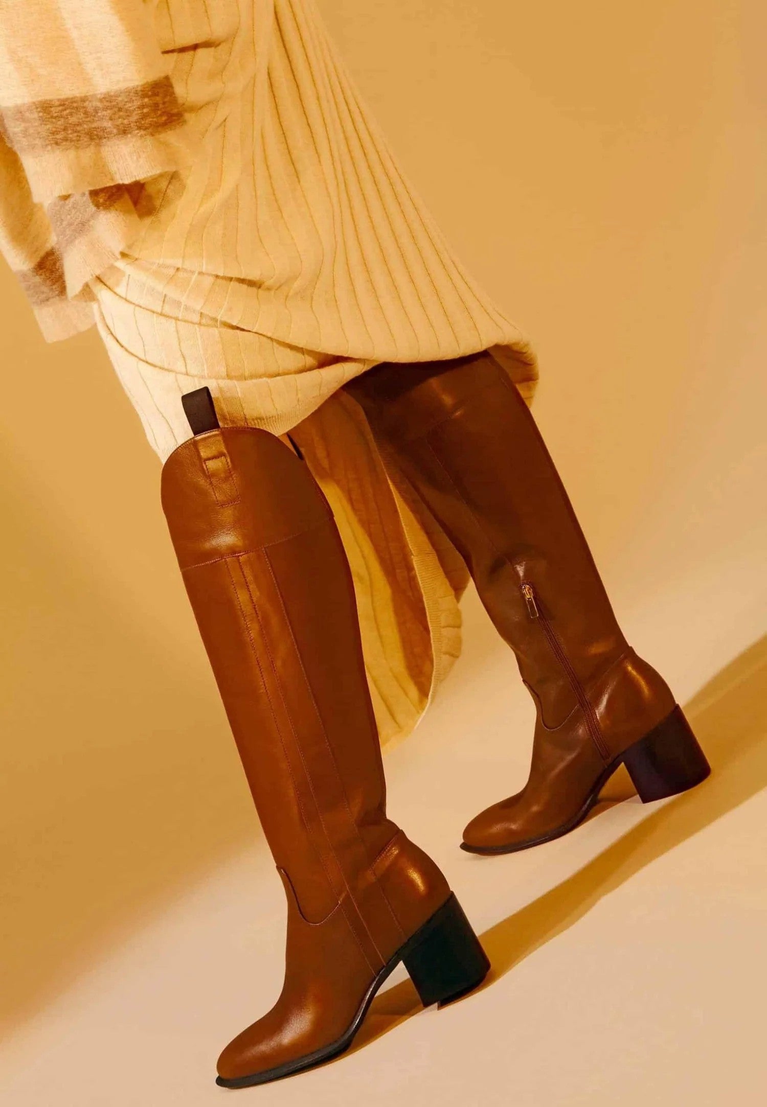 Bottes femme hautes en cuir marron avec talon carré 6,5 cm – Lirena | Zachoo