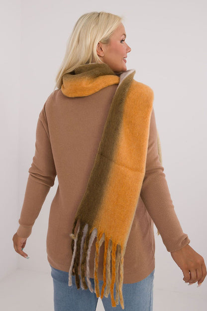 Écharpe femme en polyester avec pompons – Liora | Zachoo