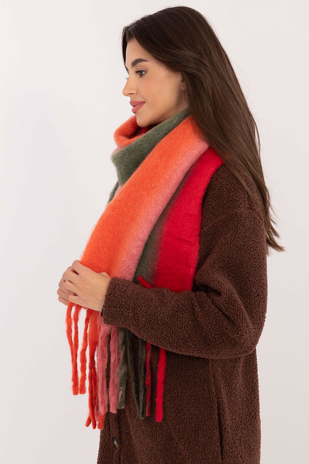 Écharpe femme en polyester avec pompons – Liora | Zachoo