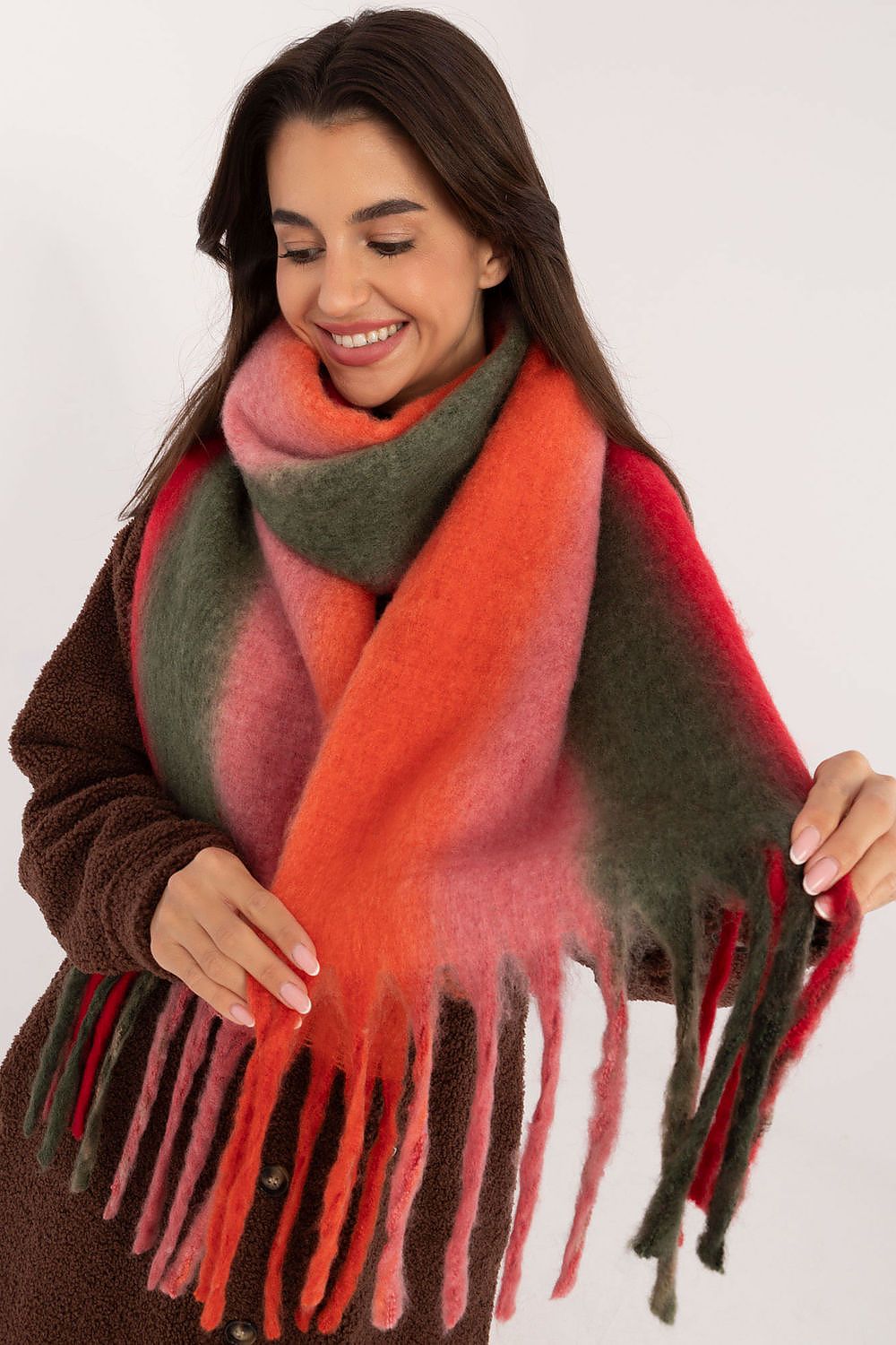 Écharpe femme en polyester avec pompons – Liora | Zachoo