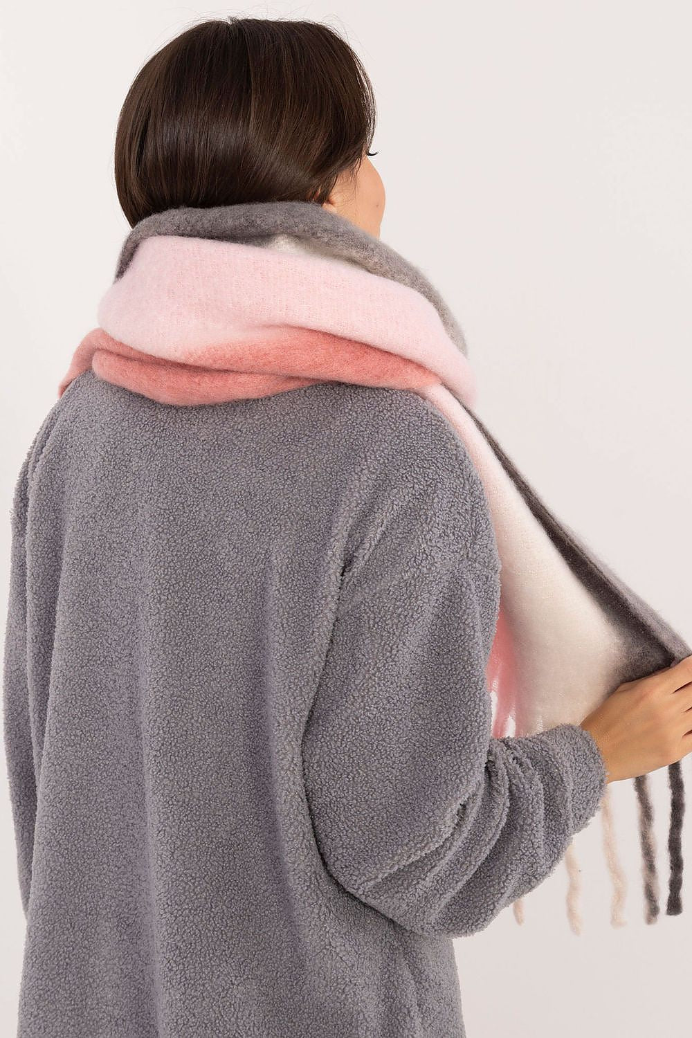 Écharpe femme en polyester avec pompons – Liora | Zachoo