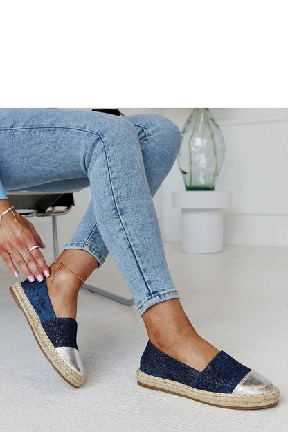 Espadrille légère et élégante avec semelle souple pour un confort optimal.