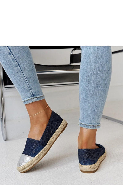 Espadrille légère et élégante avec semelle souple pour un confort optimal.