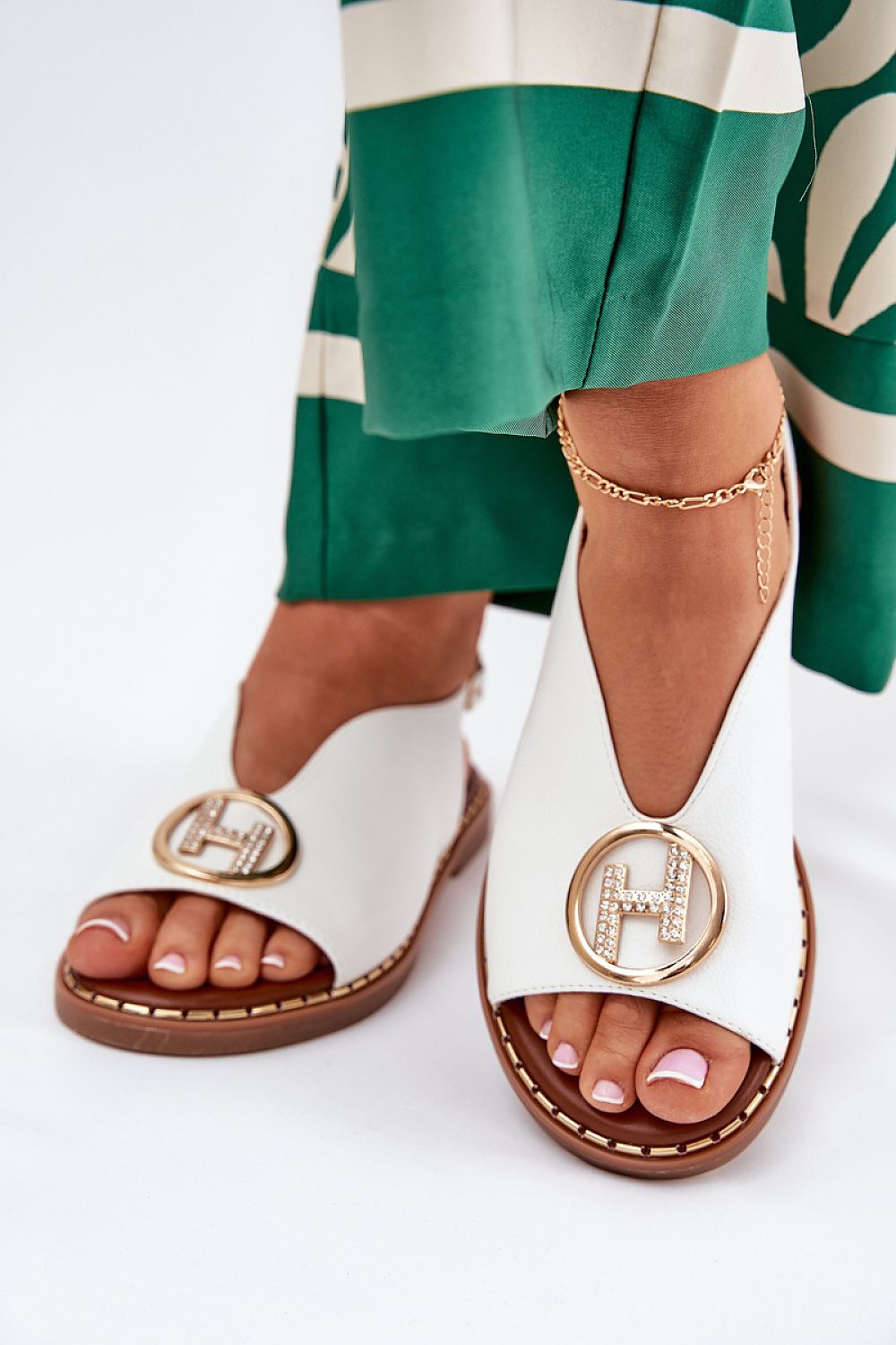 Sandales élégantes en simili cuir avec talon plat pour un confort optimal