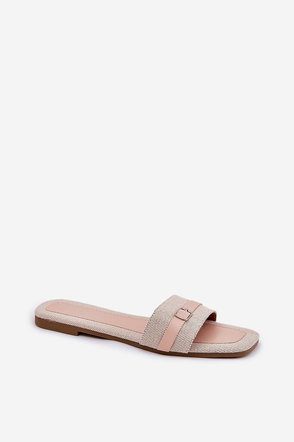 Sandales plates pour femmes avec bride et boucle, confortables et élégantes.