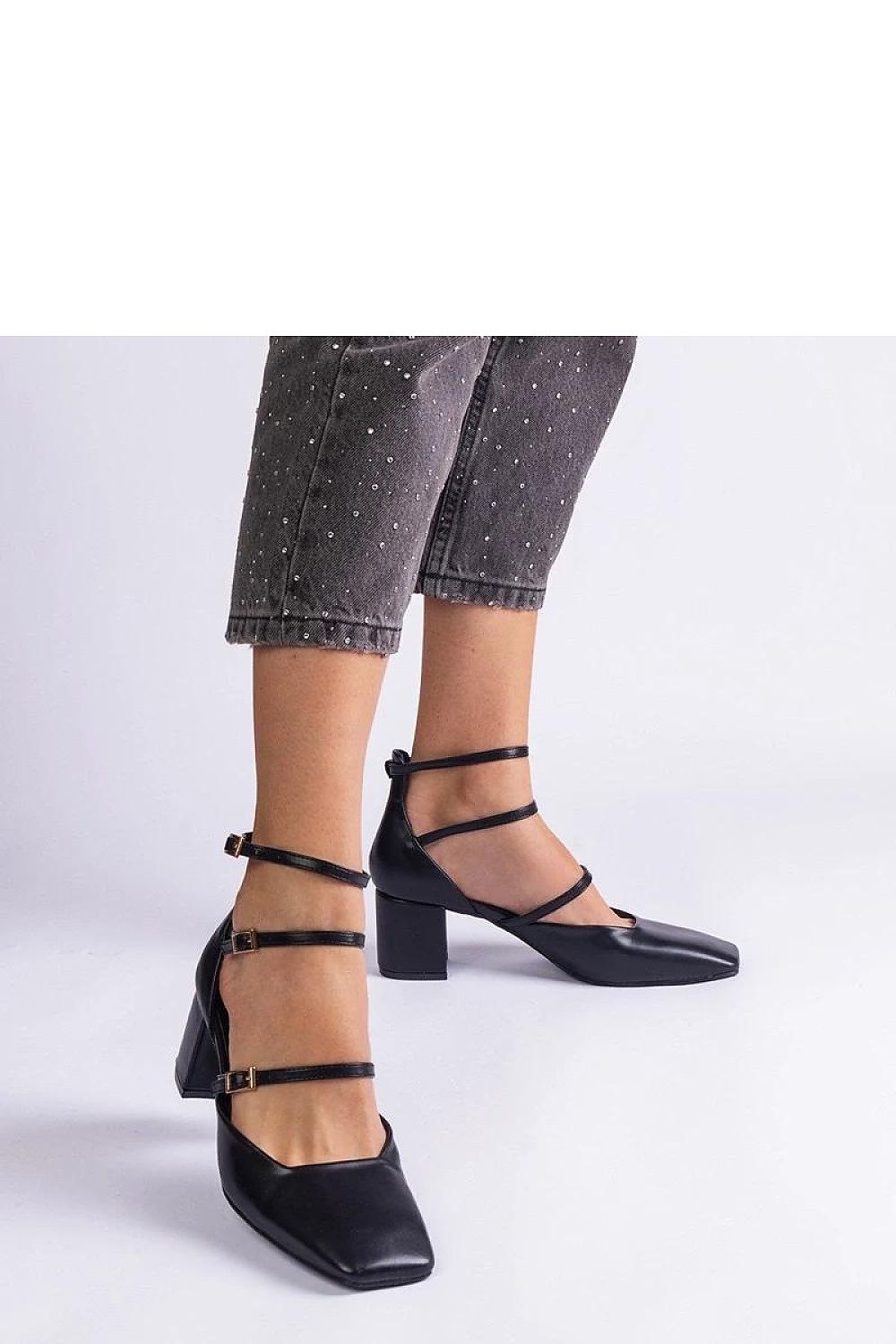 Escarpins talons larges confortables pour femmes, style chic.