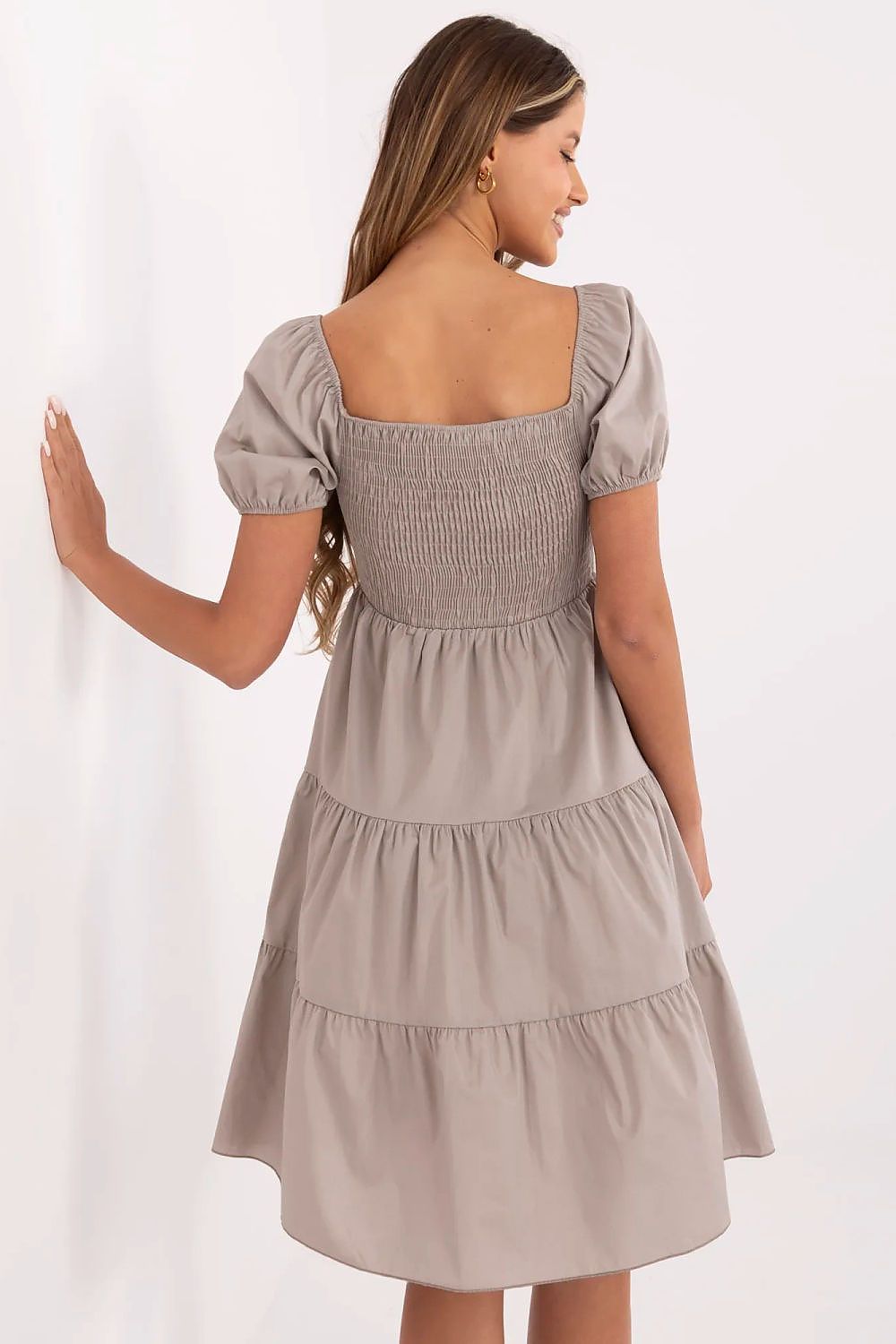 Robe Valloria | Zachoo