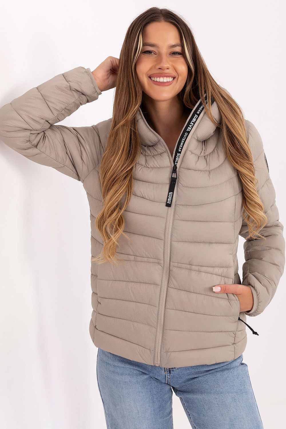 Veste femme matelassée en polyamide avec capuche – Nivara beige | Zachoo