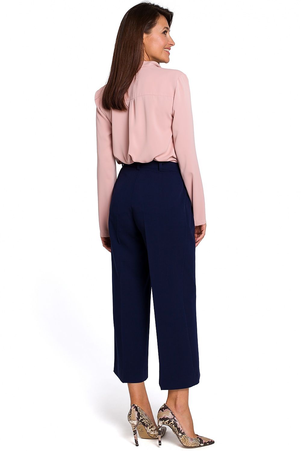 Pantalon fluide et élégant, idéal pour un look chic et confortable.