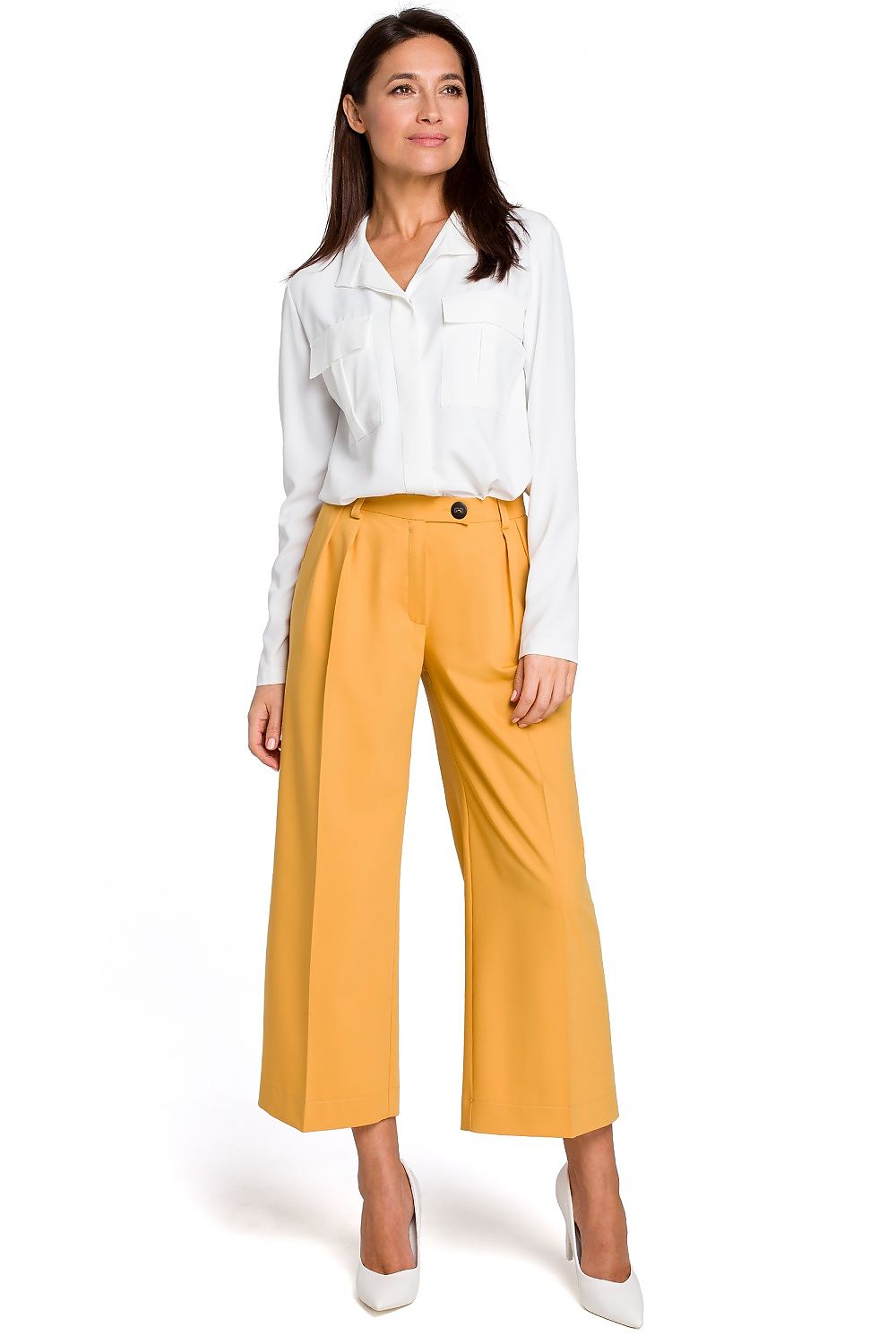 Pantalon fluide et élégant, idéal pour un look chic et confortable.