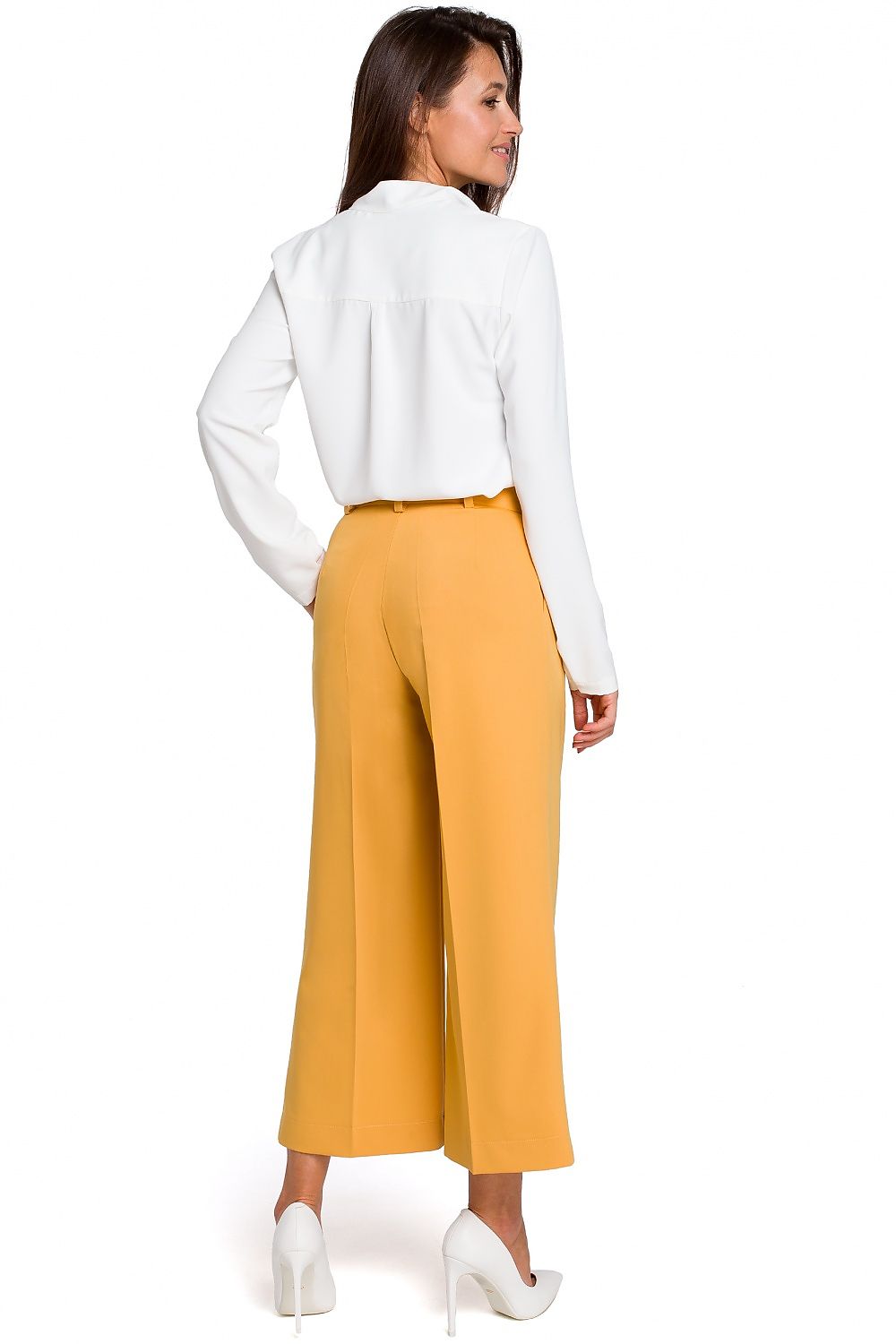 Pantalon fluide et élégant, idéal pour un look chic et confortable.