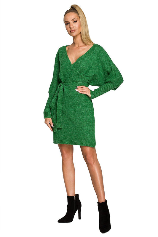 Robe fluide avec reliure latérale, élégante et confortable.