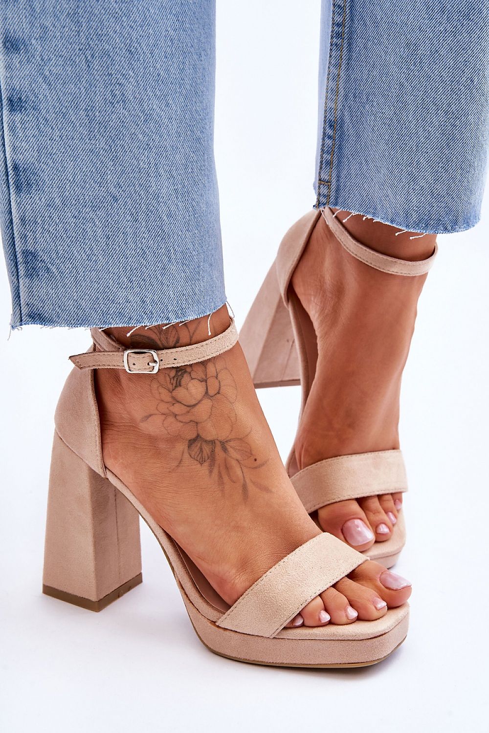 Sandales à talons élégantes avec plateforme et bride